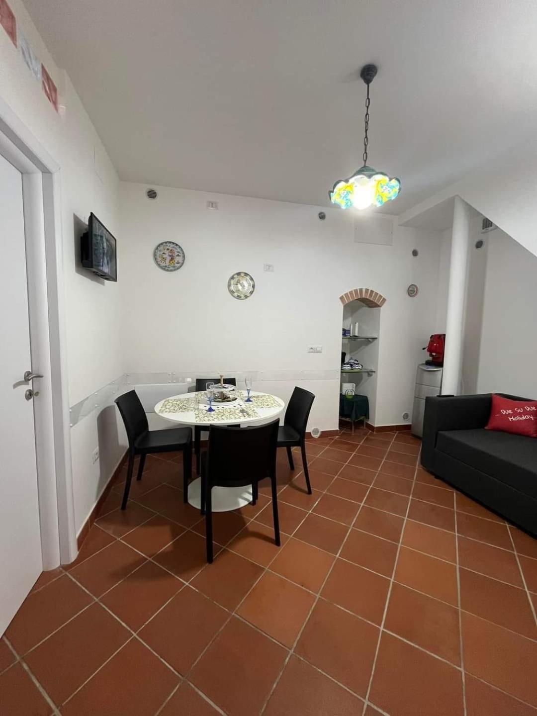 B&B Due Su Due Holiday Vietri Exterior foto